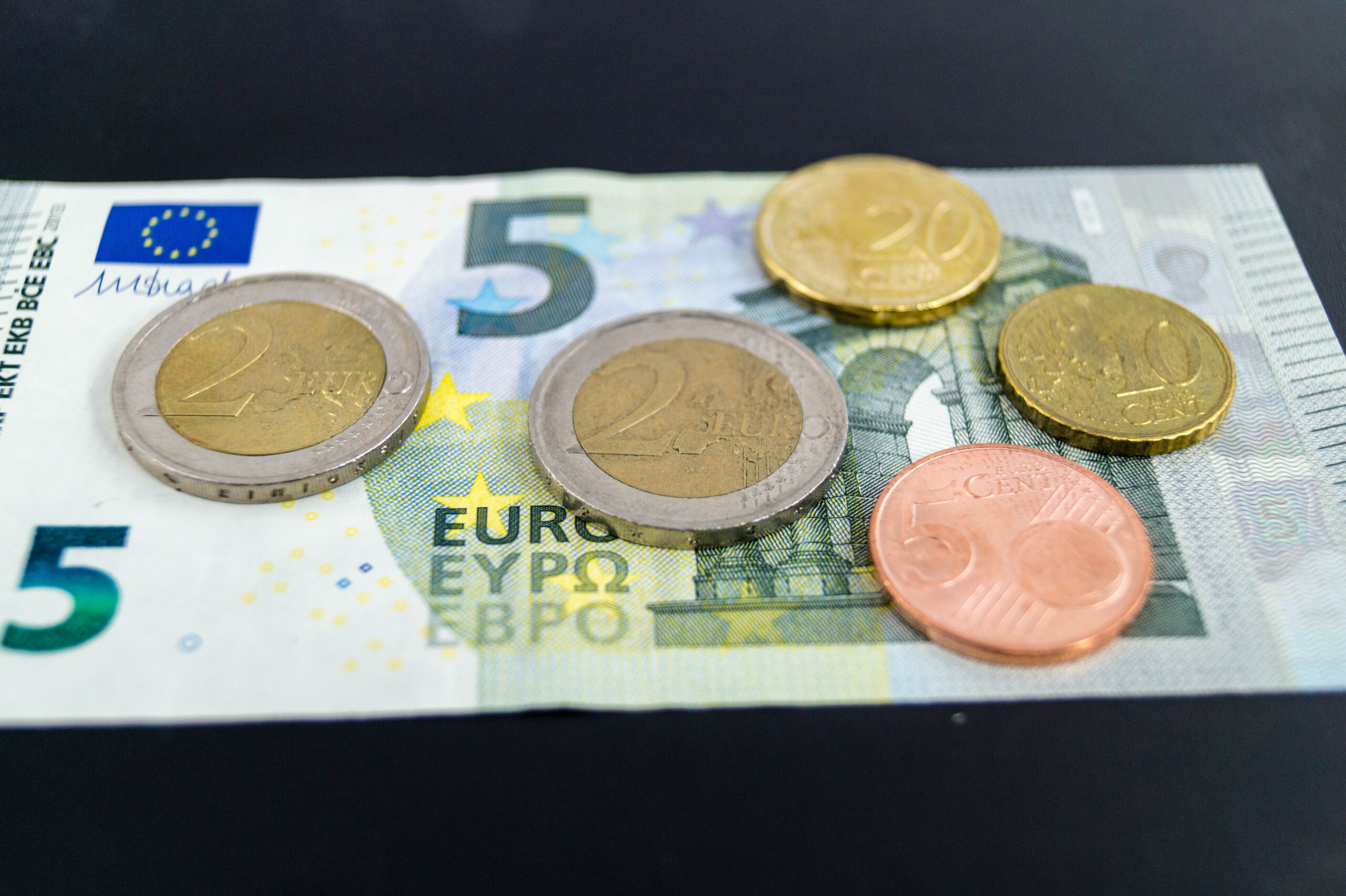 Minimumloon omhoog en invoering uniform uurloon per 1